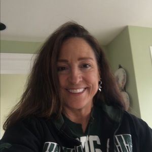 Meet your Posher, Dee